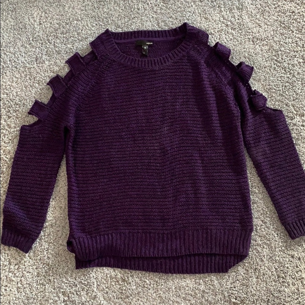 Woven purple sweater with slitted shoulders